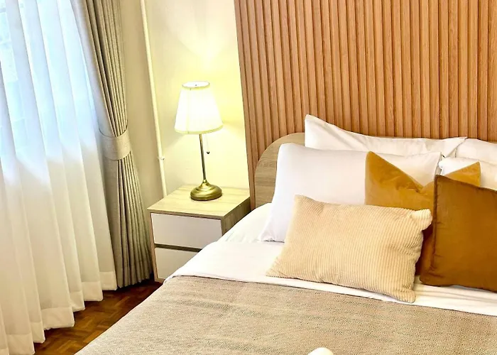 Apartment Spacious 2br2ba In Thonglor With Wifi & Balcony