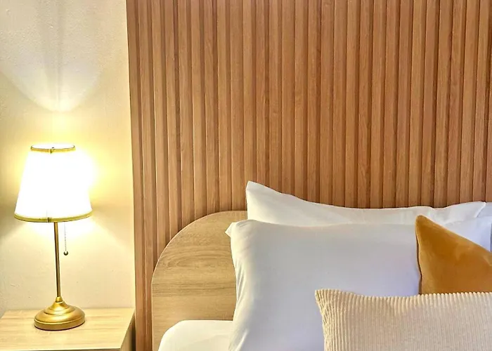Spacious 2br2ba In Thonglor With Wifi & Balcony * Bangkok