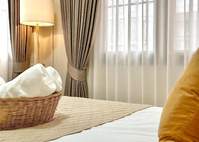 Spacious 2br2ba In Thonglor With Wifi & Balcony Bangkok