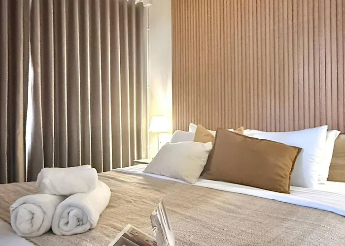 Spacious 2br2ba In Thonglor With Wifi & Balcony * Bangkok