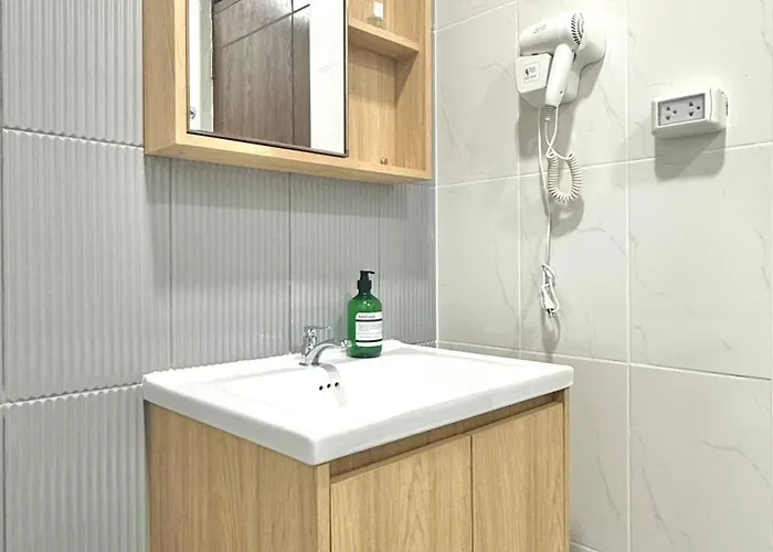 Spacious 2br2ba In Thonglor With Wifi & Balcony Apartment *