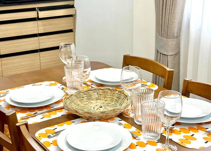 Spacious 2br2ba In Thonglor With Wifi & Balcony * Bangkok