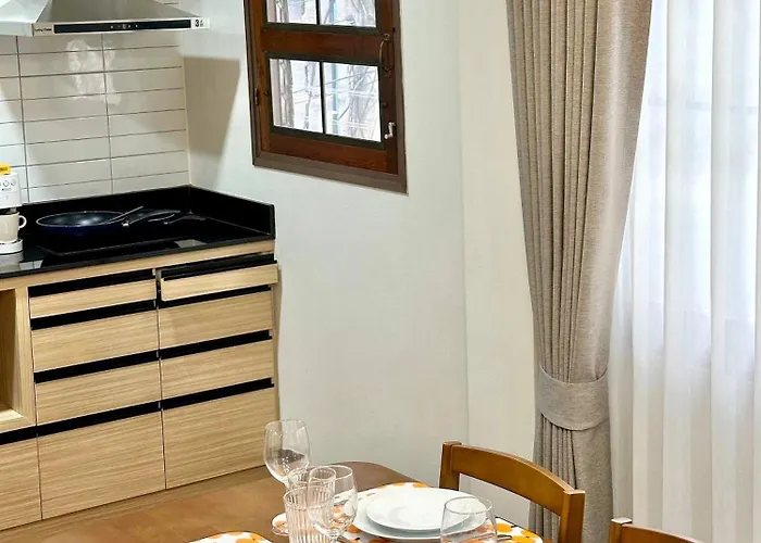 Apartment Spacious 2br2ba In Thonglor With Wifi & Balcony *