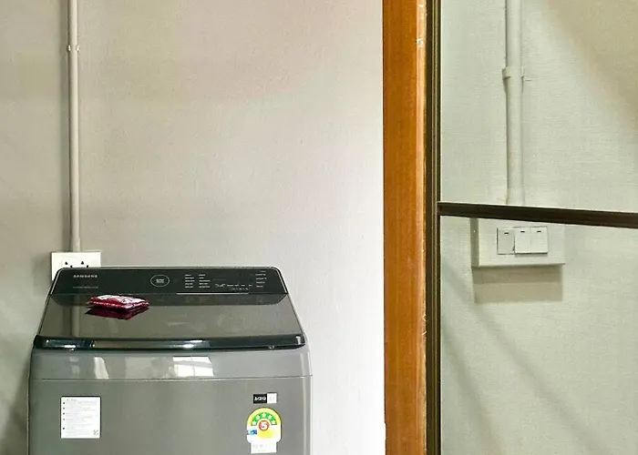 Spacious 2br2ba In Thonglor With Wifi & Balcony Apartment