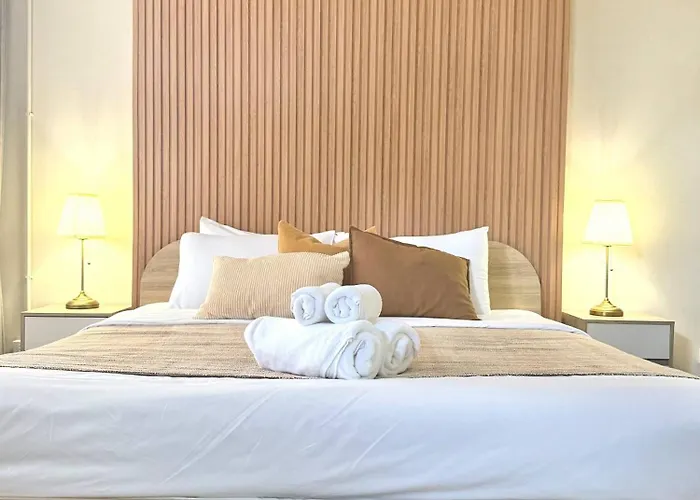 Spacious 2br2ba In Thonglor With Wifi & Balcony