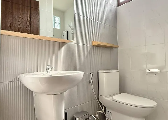 Apartment Spacious 2br2ba In Thonglor With Wifi & Balcony *