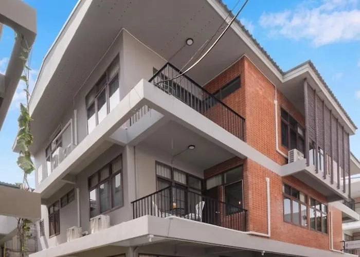 Spacious 2br2ba In Thonglor With Wifi & Balcony *